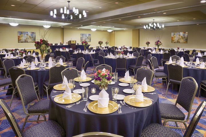 DOUBLETREE BY HILTON NORWALK
