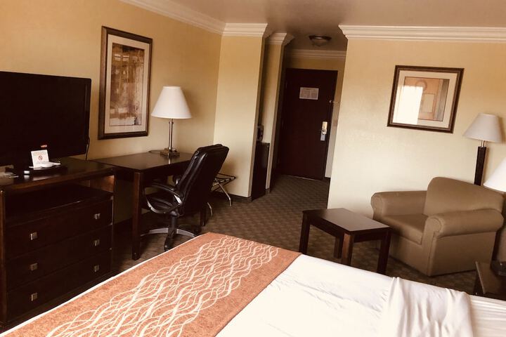 Room 12 of 38