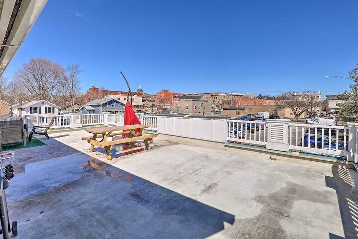 Downtown Canandaigua Apt: 1 Mi to Lake & Pier!