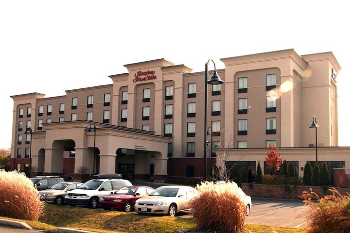 Hampton Inn & Suites by Hilton Laval