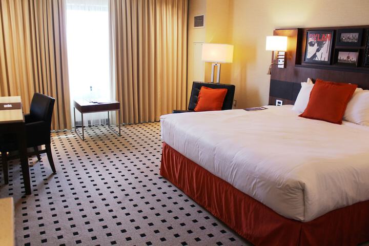 Room 76 of 120