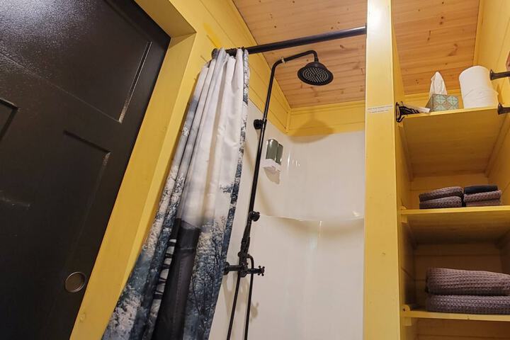 Room 70 of 152