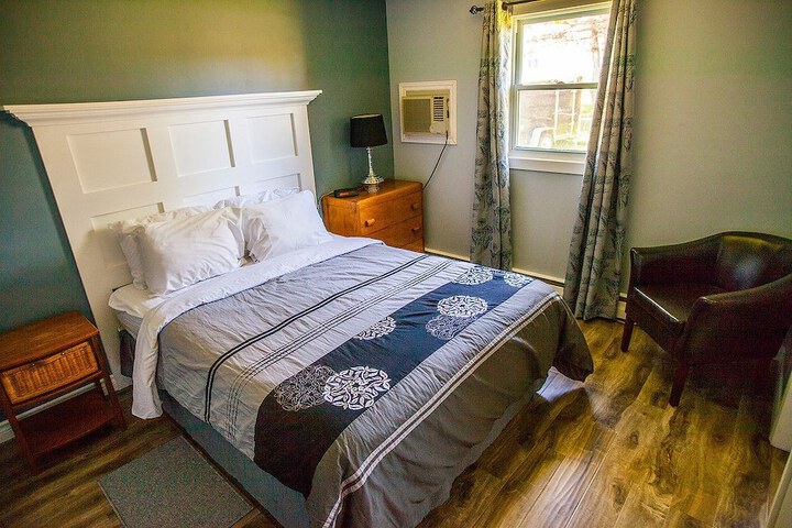 Room 43 of 102