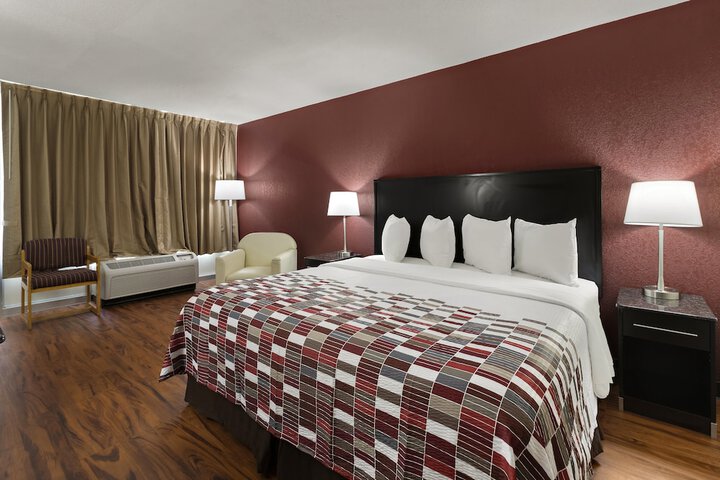 Red Roof Inn & Suites Cave City