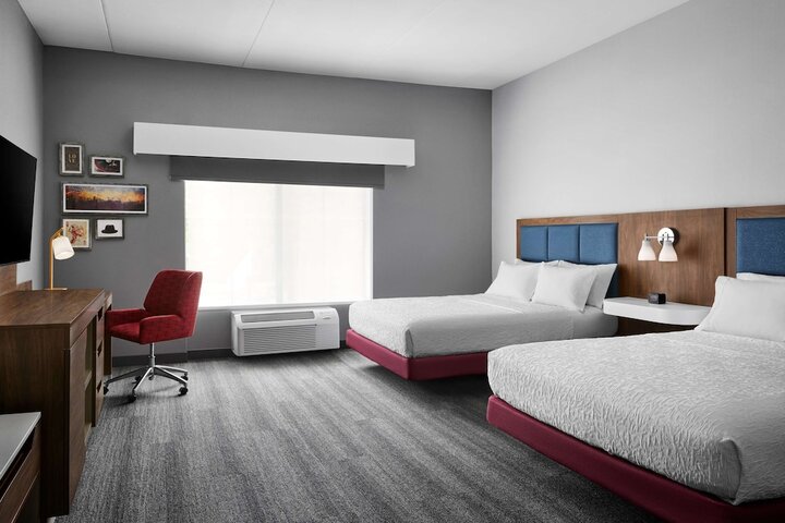 Room 13 of 28