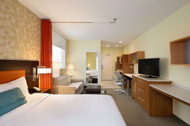 Room 15 of 36