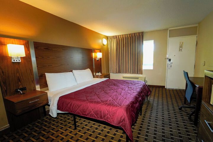 Room 30 of 39