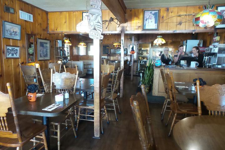 Tyee Restaurant and Hotel