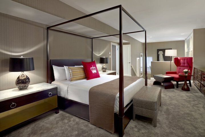 Room 34 of 111