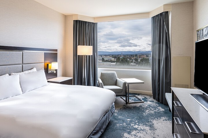Room 53 of 196