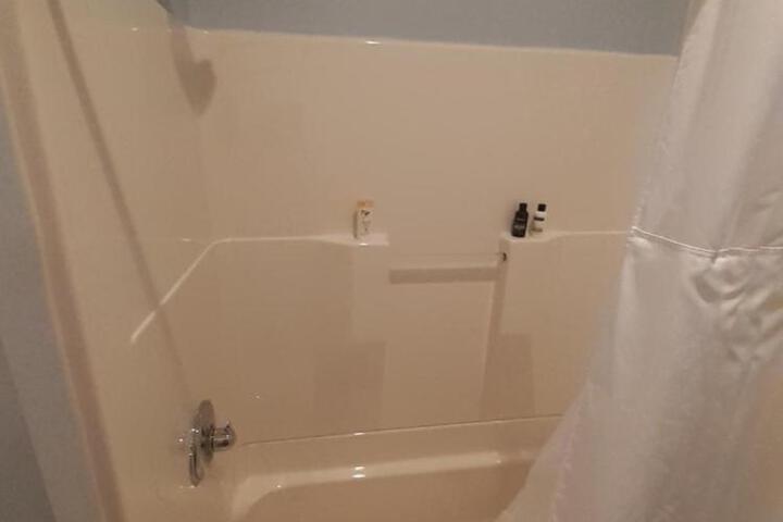 Cozy Turret Room at Nottingham Place in Wise with Plush Queen Bed Private Detached Full Bath