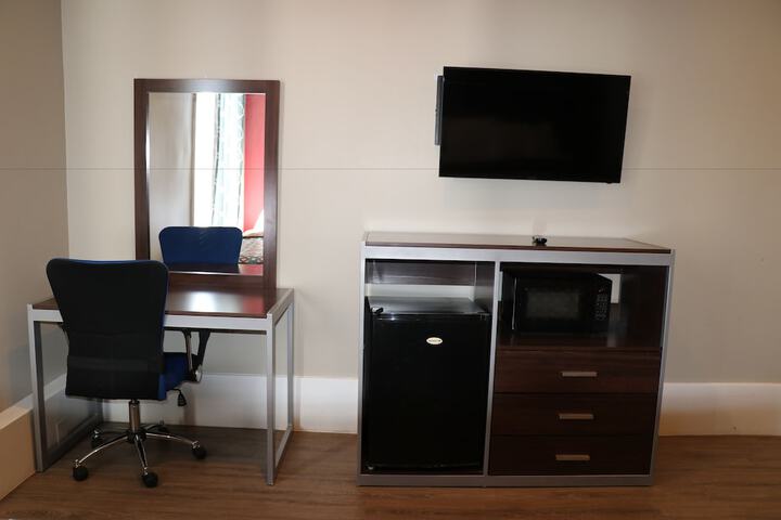 Room 26 of 82