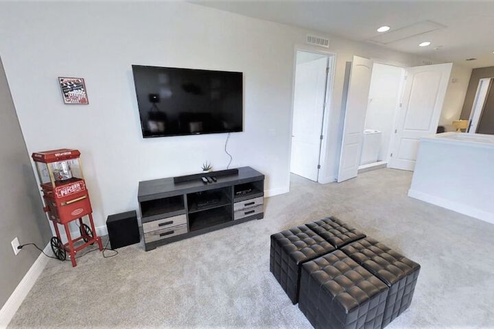 Room 33 of 46
