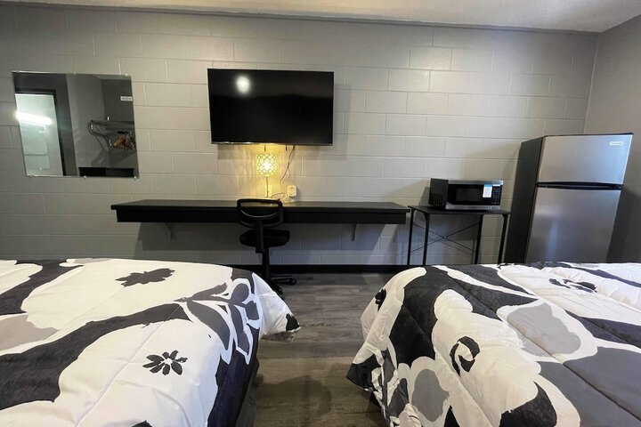 Room 13 of 24