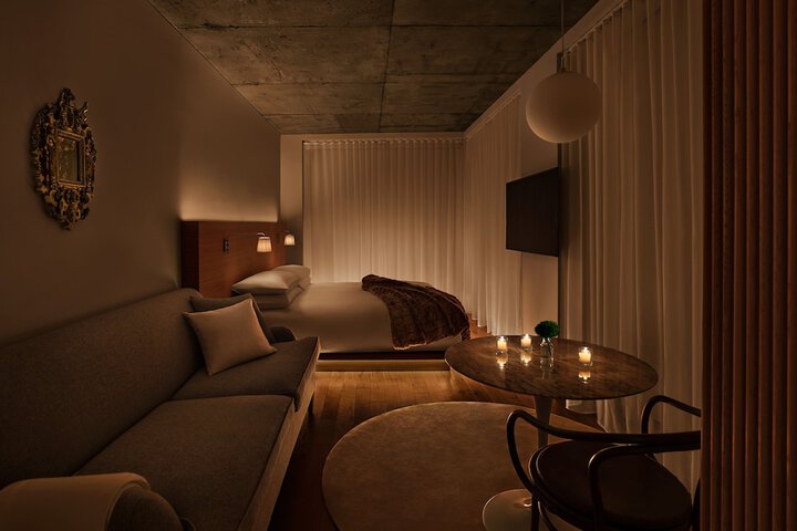 Room 19 of 49