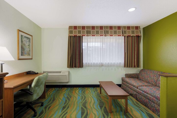 Room 16 of 31