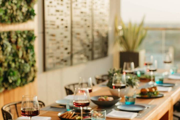 Dining 104 of 153