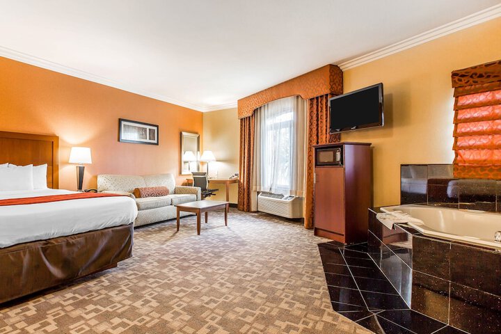 Room 32 of 69