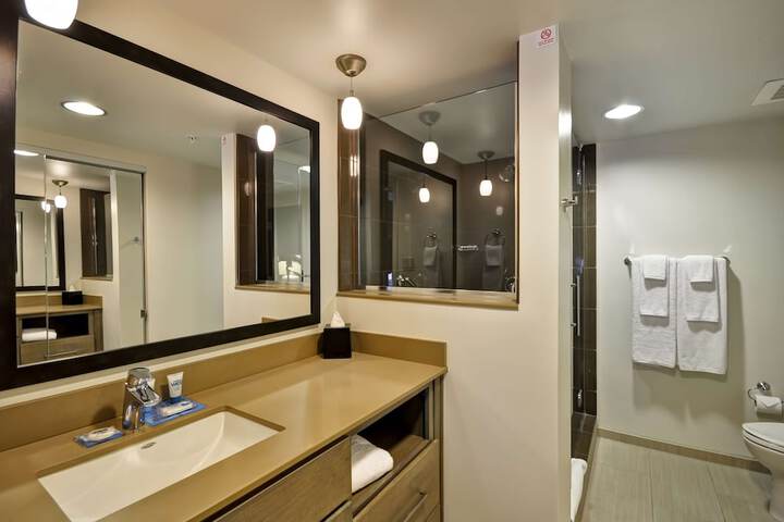 Room 35 of 63