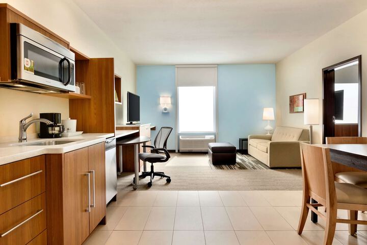 Room 9 of 10