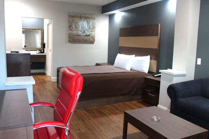 Room 10 of 19