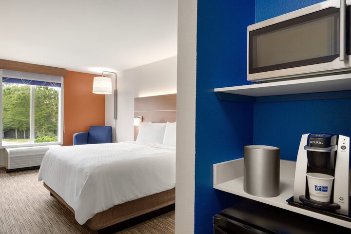 Holiday Inn Express Hotel & Suites Auburn - University Area by IHG