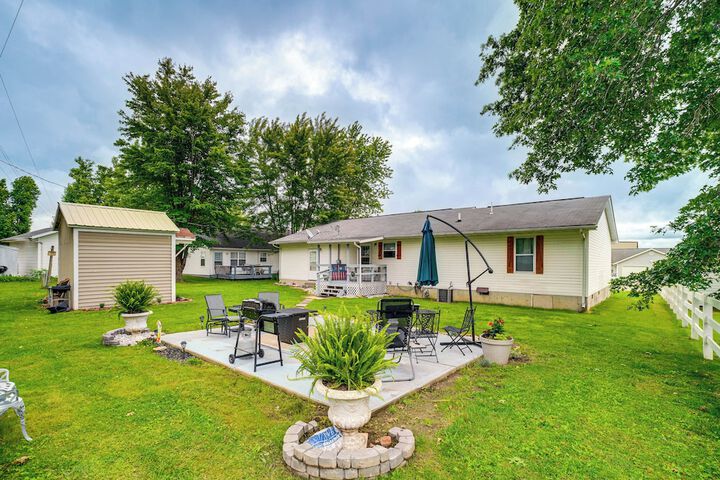 Charming St. James Home Near Maramec Spring Park!