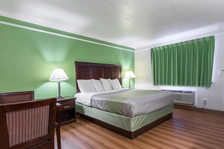 Room 27 of 30