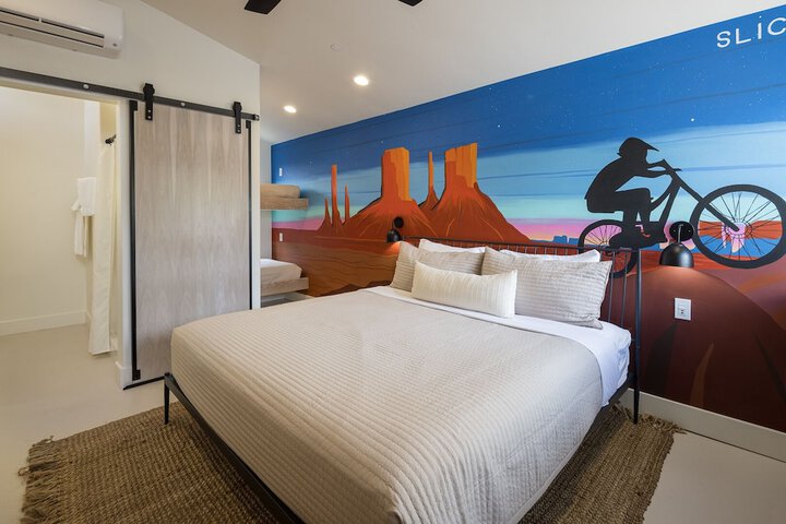 Room 8 of 38
