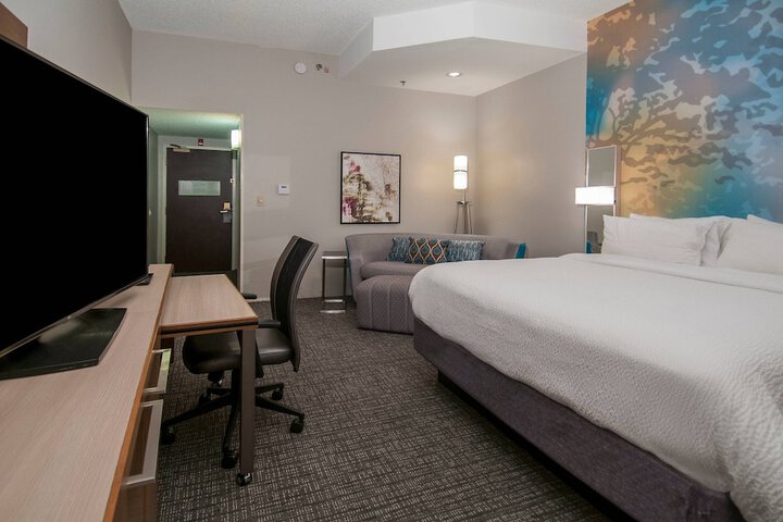 Room 18 of 33