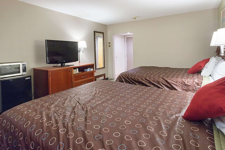 Room 32 of 36