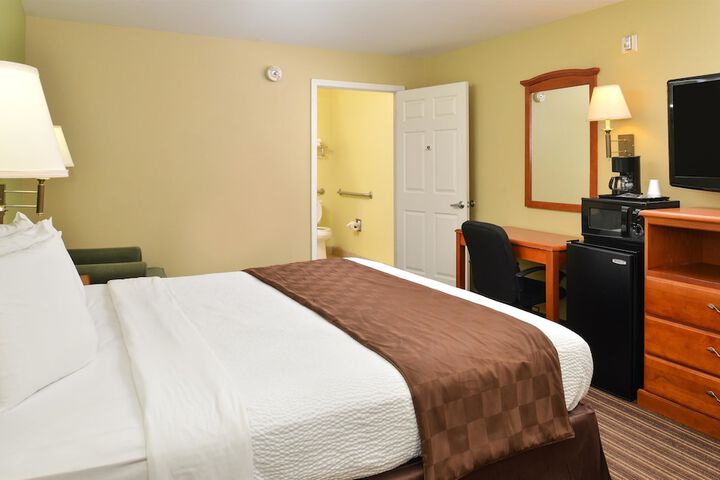 Room 9 of 18