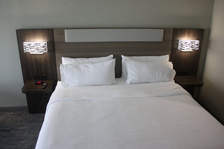 Holiday Inn Express Hotel & Suites Shamrock North by IHG