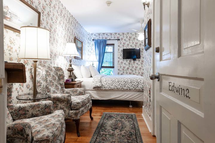 Room 37 of 115