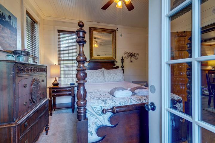 Beachside Boutique Inn – Folly Beach Rooms & Private Cottages