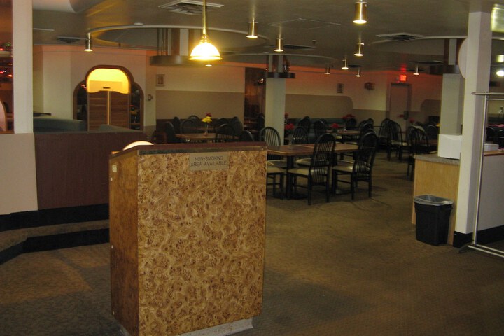 Howard Johnson by Wyndham Benton Harbor / St. Joseph