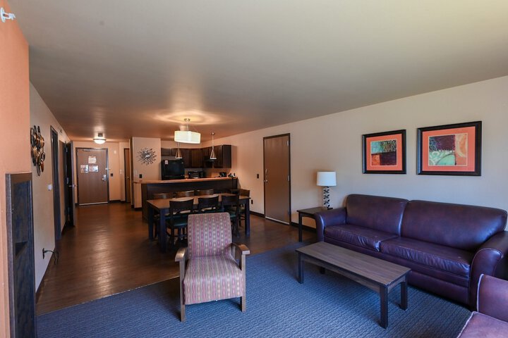 Room 15 of 33