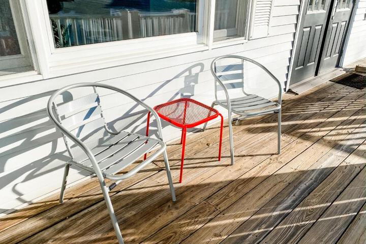East Shore Lodging