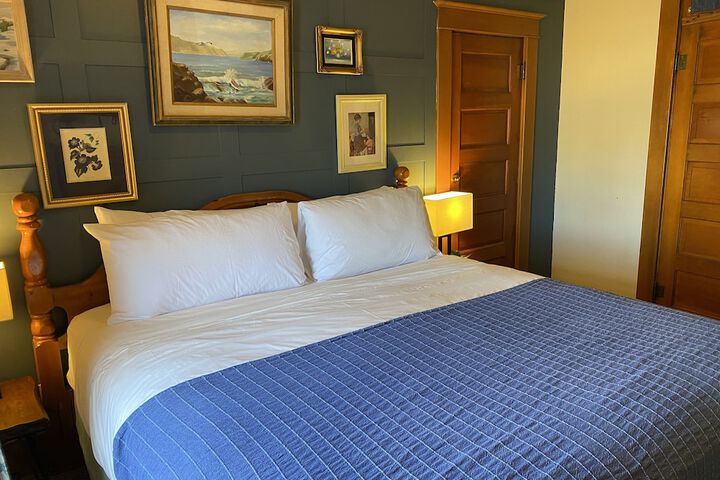 Room 30 of 36