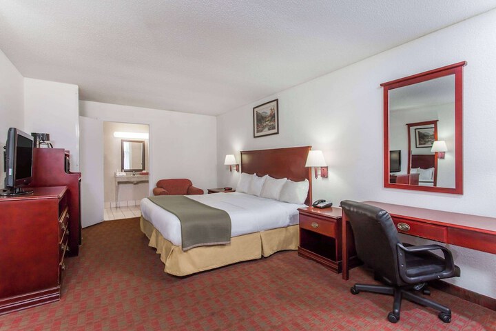 Room 36 of 48