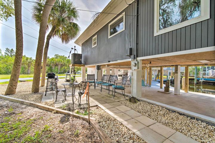 Remodeled Retreat on Homosassa River Canal!