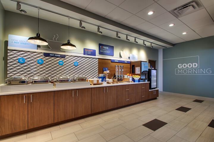 Holiday Inn Express & Suites Findlay North by IHG