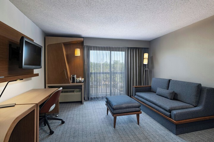 Room 13 of 42