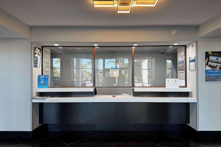 Hotel Interior 10 of 27