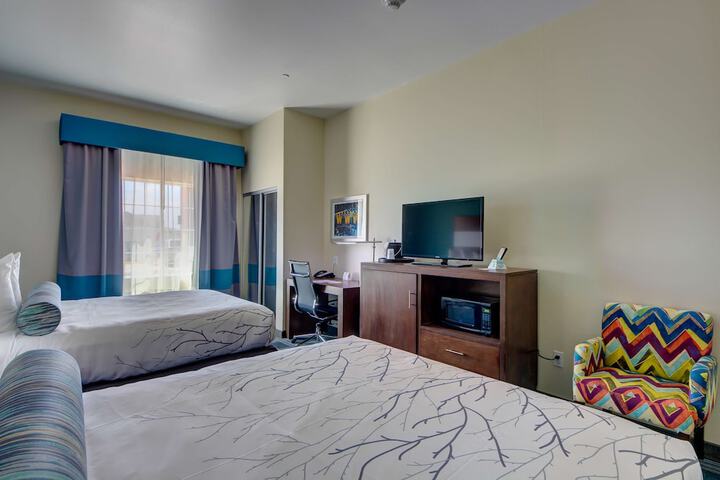 Room 10 of 32