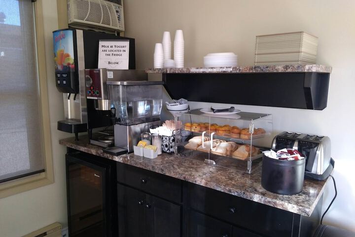 Breakfast/Coffee Service 40 of 43