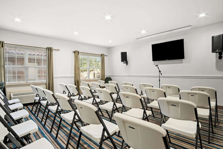 MainStay Suites Addison-Dallas