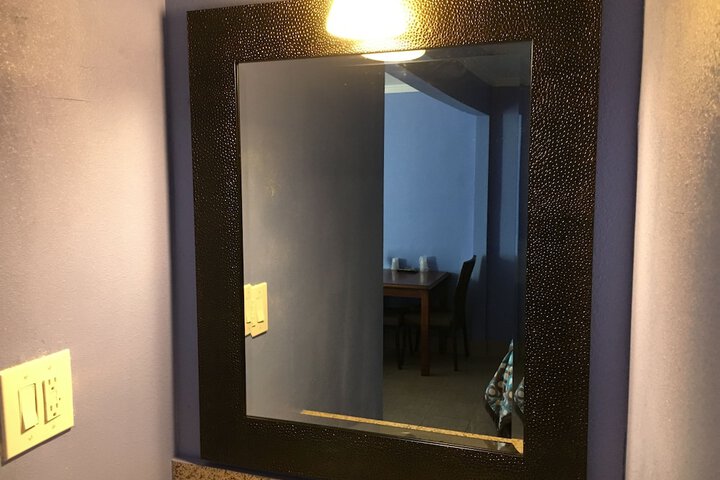Room 11 of 19
