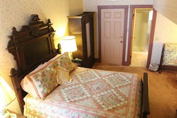 Room 36 of 109