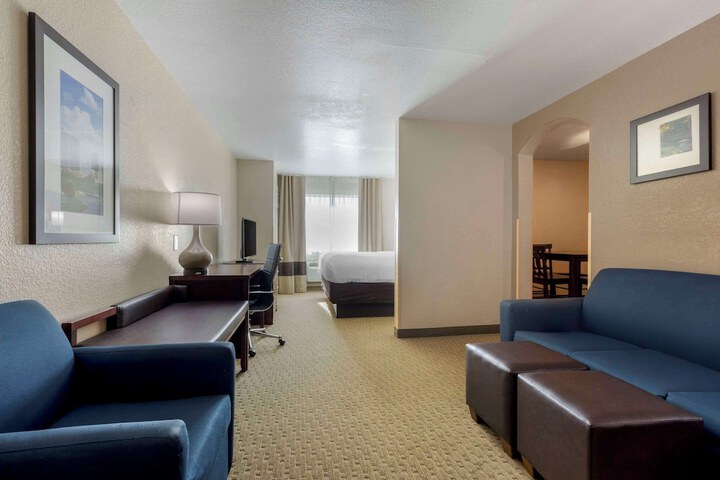 Comfort Suites Benbrook - Fort Worth Southwest